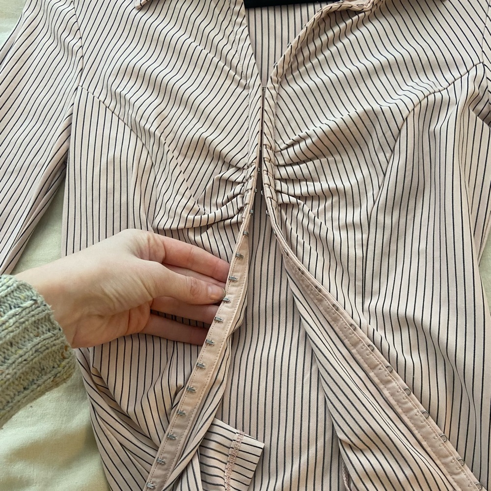 express button down top - Picture 3 of 3